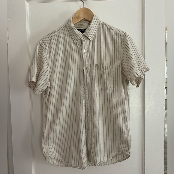 J. Crew men’s short sleeve button down shirt. - Picture 1 of 4